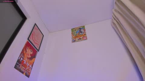 Snapshot of hazel_shy chatting on May 13, 7:55 pm Im Hazel online show from May 13, 7:55 pm
