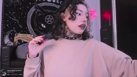 Snapshot of hazellwitch chatting on September 14, 3:22 pm Hazell Witch online show from September 14, 3:22 pm