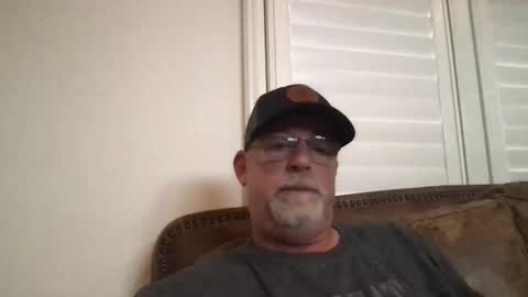 Snapshot of hdeuce22 chatting on December 18, 5:41 pm Hdeuce22 online show from December 18, 5:41 pm