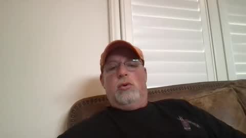 Snapshot of hdeuce22 chatting on January 6, 4:43 pm Hdeuce22 online show from January 6, 4:43 pm