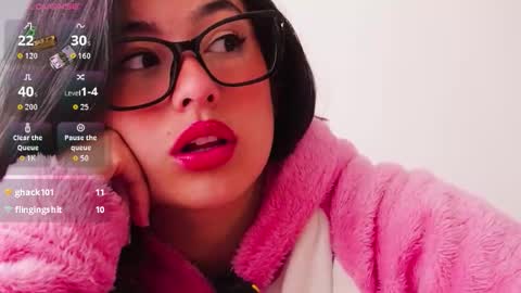 Snapshot of hearmymoans_18 chatting on November 17, 1:28 pm hearmymoans_18 online show from November 17, 1:28 pm