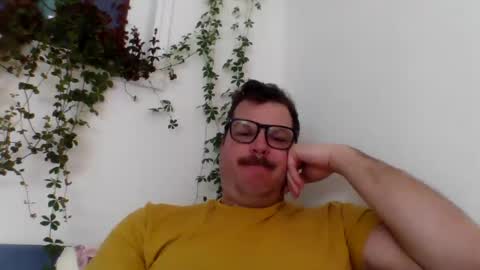 Snapshot of heartofadog604 chatting on February 3, 1:41 am MT online show from February 3, 1:41 am