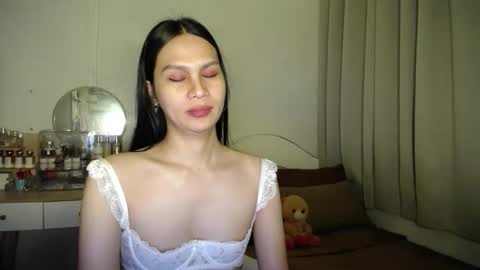 Snapshot of heather_bbyy chatting on November 22, 8:19 pm heather_bbyy online show from November 22, 8:19 pm