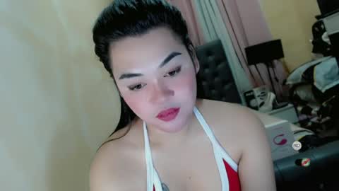 Snapshot of heatmusex_ chatting on June 22, 9:34 pm Kylene3 online show from June 22, 9:34 pm