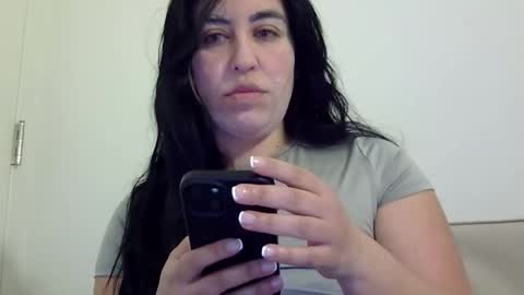 Snapshot of heatwavee chatting on December 11, 11:30 am heatwavee online show from December 11, 11:30 am