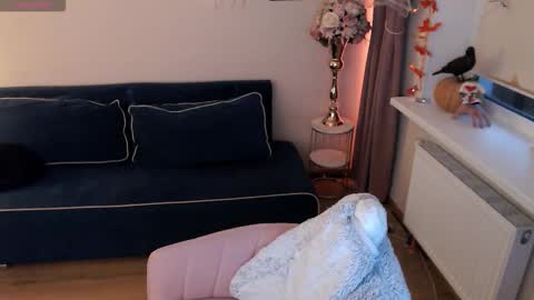 Heaven girl online show from November 7, 1:22 pm