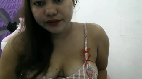 heavenlyeyes69 online show from April 12, 9:09 pm