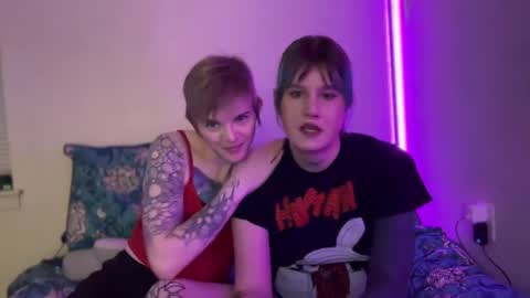 Snapshot of heavensentttt chatting on January 19, 6:31 am Saoirse online show from January 19, 6:31 am