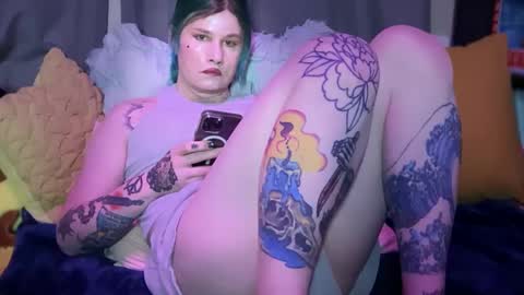 Snapshot of heavensentttt chatting on September 10, 5:07 am Saoirse online show from September 10, 5:07 am