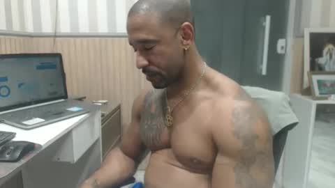 hebertgomes online show from October 20, 10:10 pm