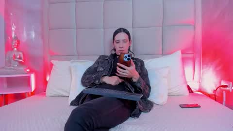 Keira Hecate online show from November 29, 8:01 pm