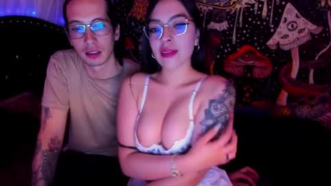 Snapshot of hecate_and_crow chatting on January 18, 6:03 am online show from January 18, 6:03 am