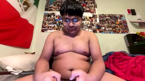 Snapshot of hectorsexyboy932374 chatting on January 6, 8:40 am Hector online show from January 6, 8:40 am