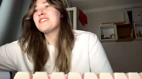 Molly online show from June 25, 6:23 pm