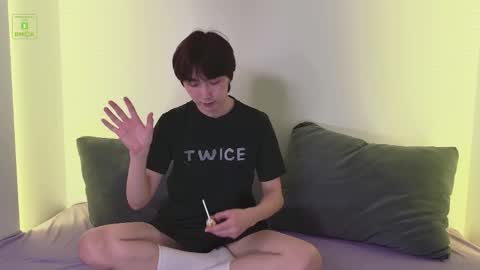 HEEJIN online show from March 29, 3:34 pm