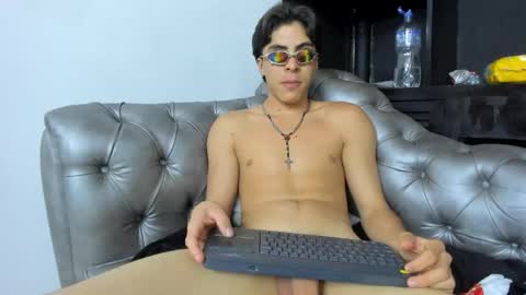 heellboy_ online show from November 5, 8:47 am