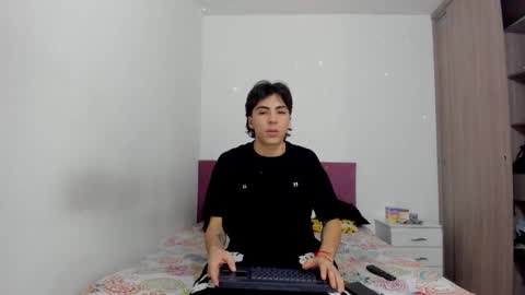 heellboy_ online show from February 25, 6:17 pm