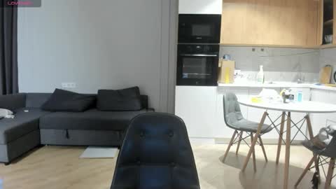 heexhia online show from December 18, 3:34 am