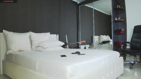 Helen online show from March 28, 3:11 pm