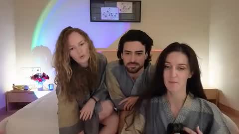 Heidi brunette Foxy red head and Carrie blondie online show from May 2, 1:05 pm