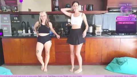 Heidi brunette Foxy red head and Carrie blondie online show from June 25, 2:55 am