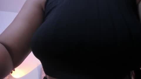 Snapshot of heidimountain chatting on October 13, 10:10 pm Anny Ferreiro online show from October 13, 10:10 pm