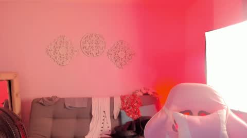 Heidi Palmer online show from June 16, 11:40 pm