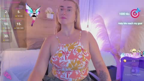 Snapshot of heidishayk chatting on December 13, 7:21 pm ANTARA REY online show from December 13, 7:21 pm