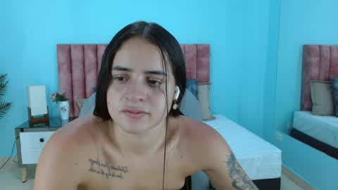 Snapshot of heidy_hoiss chatting on May 22, 7:52 pm Heidy online show from May 22, 7:52 pm