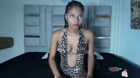 Snapshot of heidygonzales chatting on March 28, 11:21 am heidygonzales online show from March 28, 11:21 am
