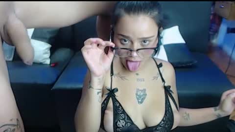 Snapshot of heinotlimits chatting on December 4, 2:54 am heinotlimits online show from December 4, 2:54 am