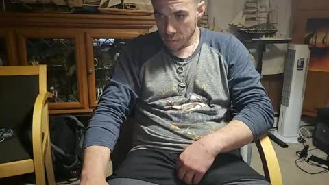 xxScubaStevexx online show from April 19, 6:56 am