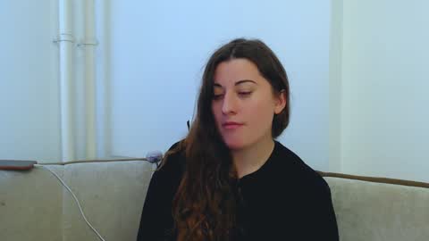 helen_adams_ online show from February 6, 12:05 pm