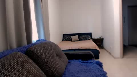 Snapshot of helen_adams_ chatting on June 18, 9:14 am helen_adams_ online show from June 18, 9:14 am