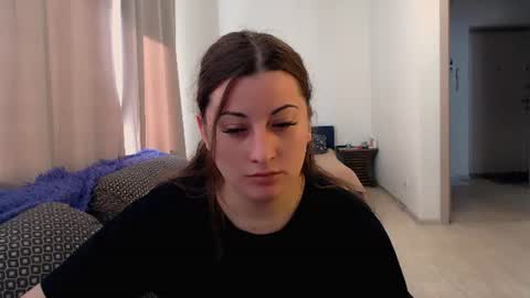 Snapshot of helen_adams_ chatting on June 23, 4:54 am helen_adams_ online show from June 23, 4:54 am