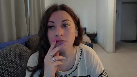 Snapshot of helen_adams_ chatting on June 29, 7:58 am helen_adams_ online show from June 29, 7:58 am