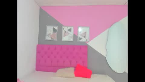 Snapshot of helen_curly chatting on November 13, 2:49 pm helen_curly online show from November 13, 2:49 pm