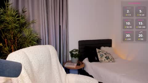 helen_miller online show from March 12, 12:28 am