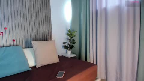 Snapshot of helena_cole chatting on February 14, 1:41 pm helena online show from February 14, 1:41 pm