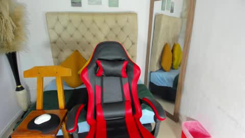 HELENA COPPER online show from April 2, 3:15 am