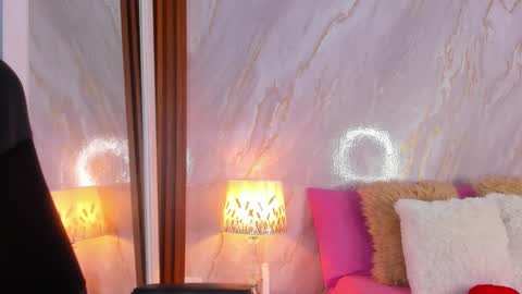 Snapshot of helena_santos01 chatting on February 20, 11:43 am Helena Santos online show from February 20, 11:43 am