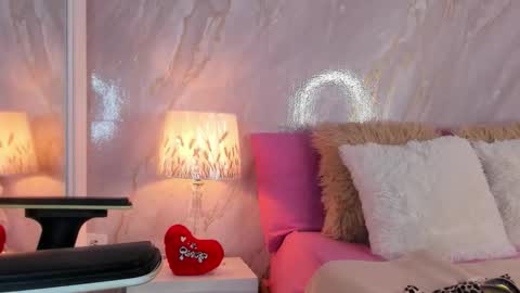 Snapshot of helena_santos01 chatting on February 25, 11:09 am Helena Santos online show from February 25, 11:09 am