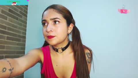 Snapshot of helenacyruss666 chatting on December 19, 10:10 pm Only 18 cyrus online show from December 19, 10:10 pm