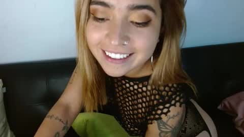 Snapshot of helenacyruss666 chatting on March 11, 10:09 pm Only 18 cyrus online show from March 11, 10:09 pm