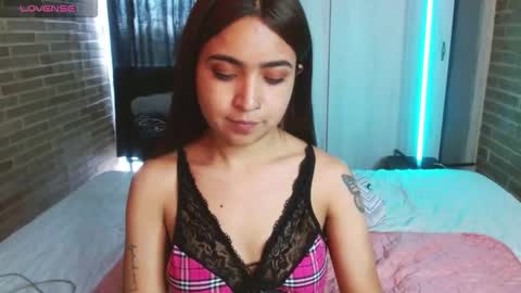 Snapshot of helenacyruss666 chatting on September 23, 6:55 pm Only 18 cyrus online show from September 23, 6:55 pm