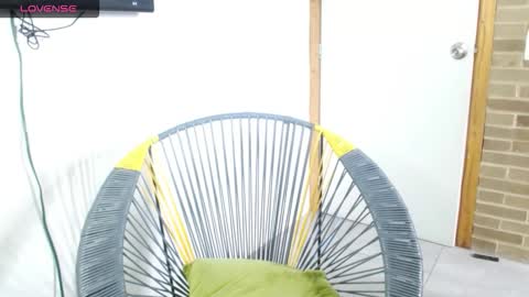 Snapshot of helenacyruss666 chatting on November 17, 5:52 pm Only 18 cyrus online show from November 17, 5:52 pm