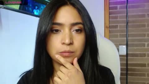 Snapshot of helenacyruss666 chatting on November 21, 5:22 pm Only 18 cyrus online show from November 21, 5:22 pm