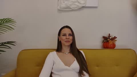 Snapshot of helenbenit chatting on October 31, 6:31 pm Helen online show from October 31, 6:31 pm