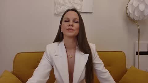 Snapshot of helenbenit chatting on November 25, 7:36 pm Helen online show from November 25, 7:36 pm