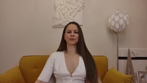 Snapshot of helenbenit chatting on January 14, 12:11 pm Helen online show from January 14, 12:11 pm